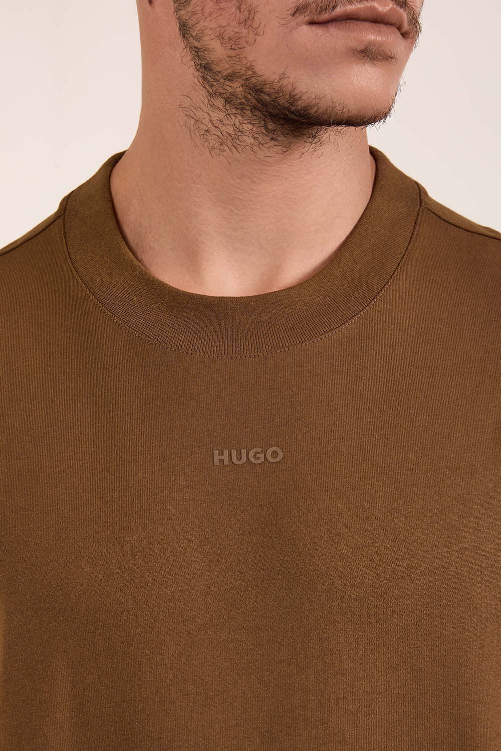 תמונת תקריב דוגמן של חולצת טי