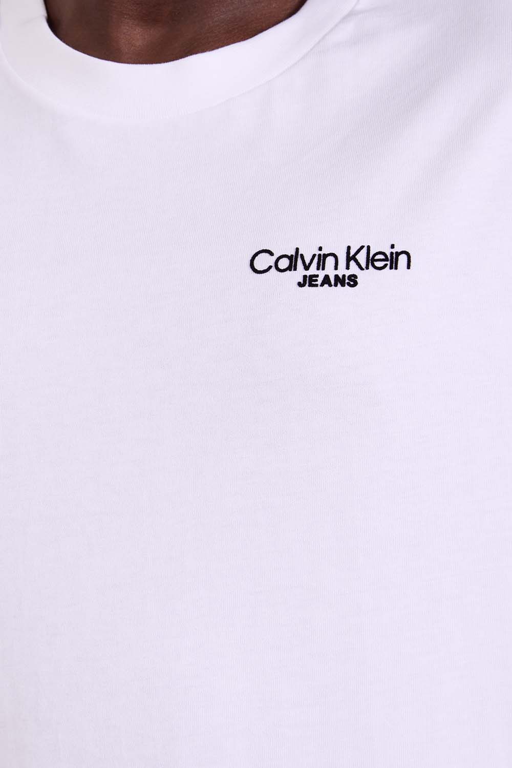 תמונת תקריב דוגמן של חולצת טי