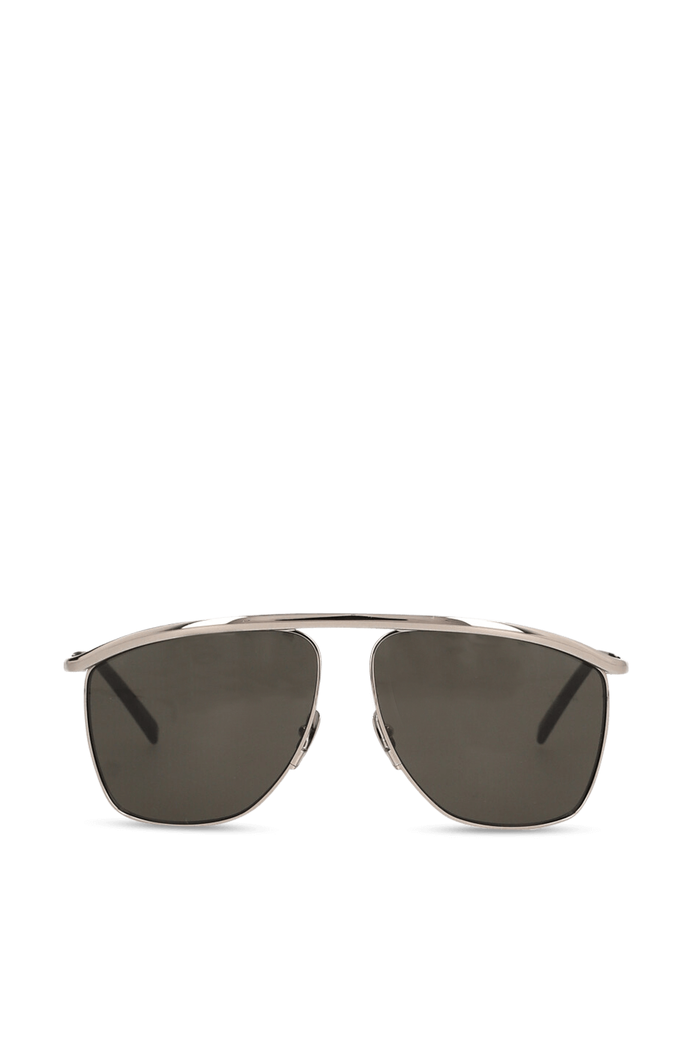 תמונה קידמית של משקפי שמש טייסים