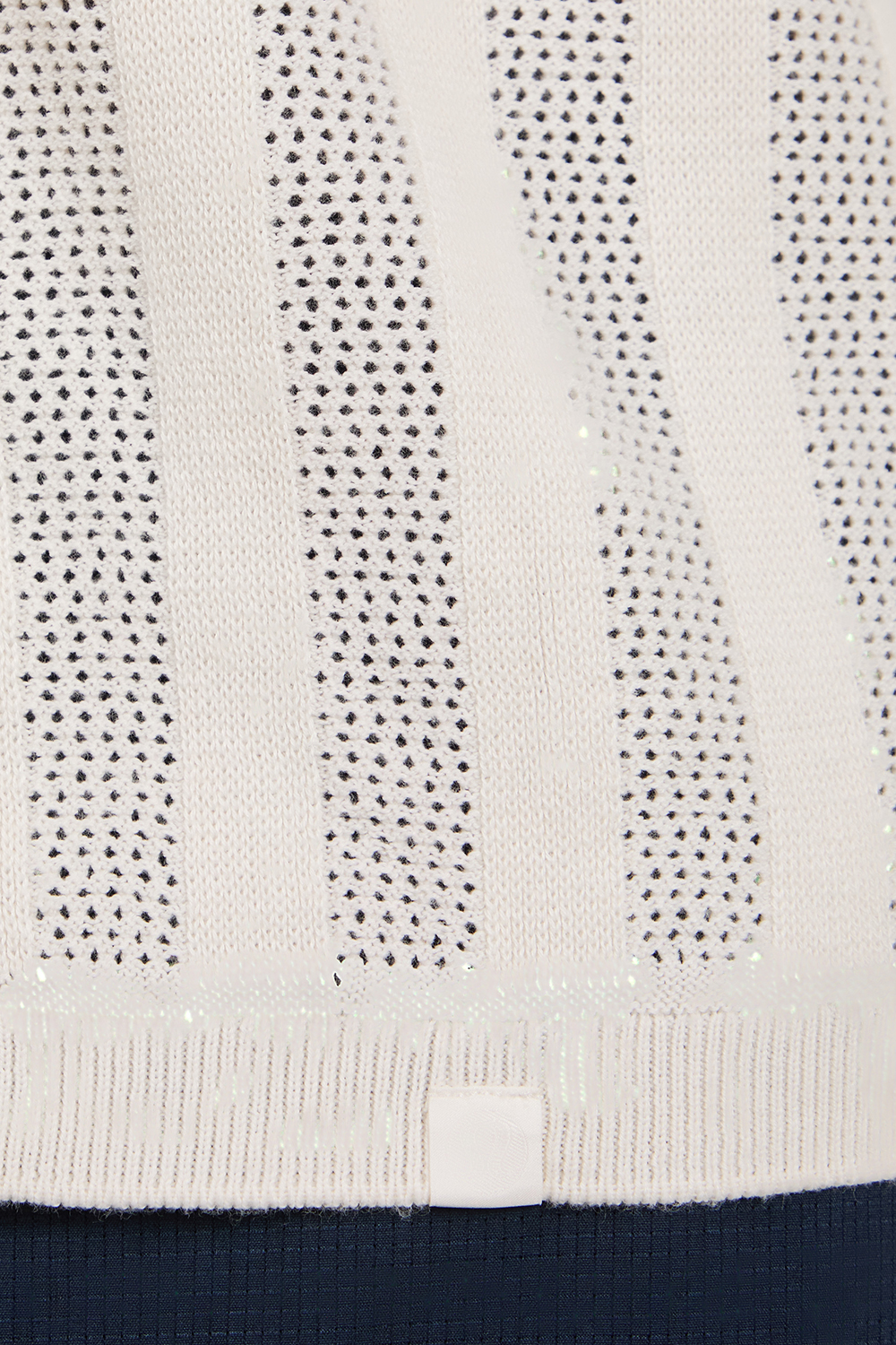 תמונת תקריב דוגמן של Cotton Blend Ribbed Short-Sleeve Polo Shirt