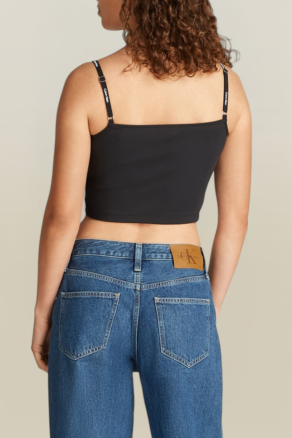 תמונת דוגמן אחורית של גופיית ריב קרופ