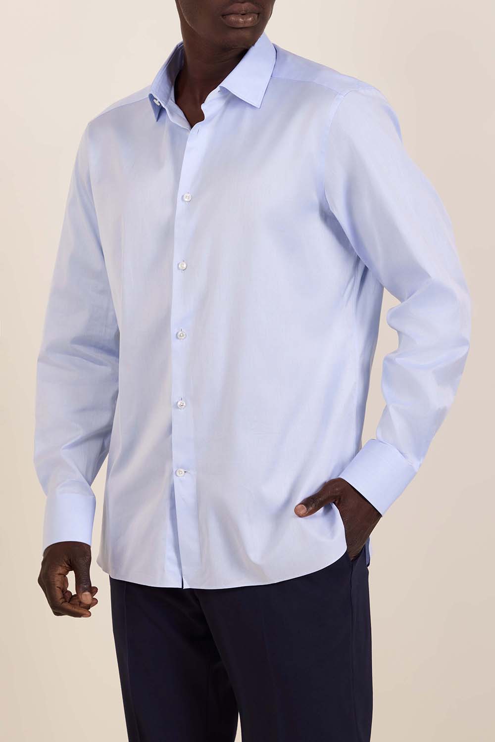 תמונת דוגמן קידמית של חולצת כפתורים סלים פיט