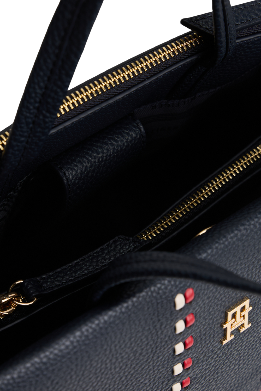 תמונת פנים של תיק נשיאה