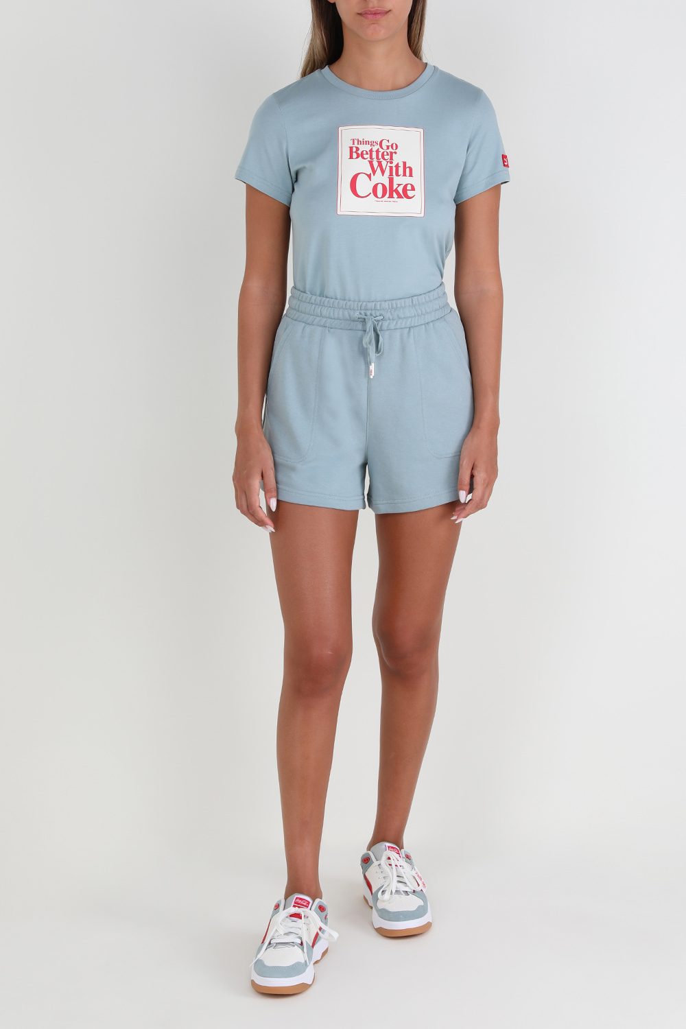 תמונת דוגמן קידמית של פומה X קוקה קולה סניקרס מעור