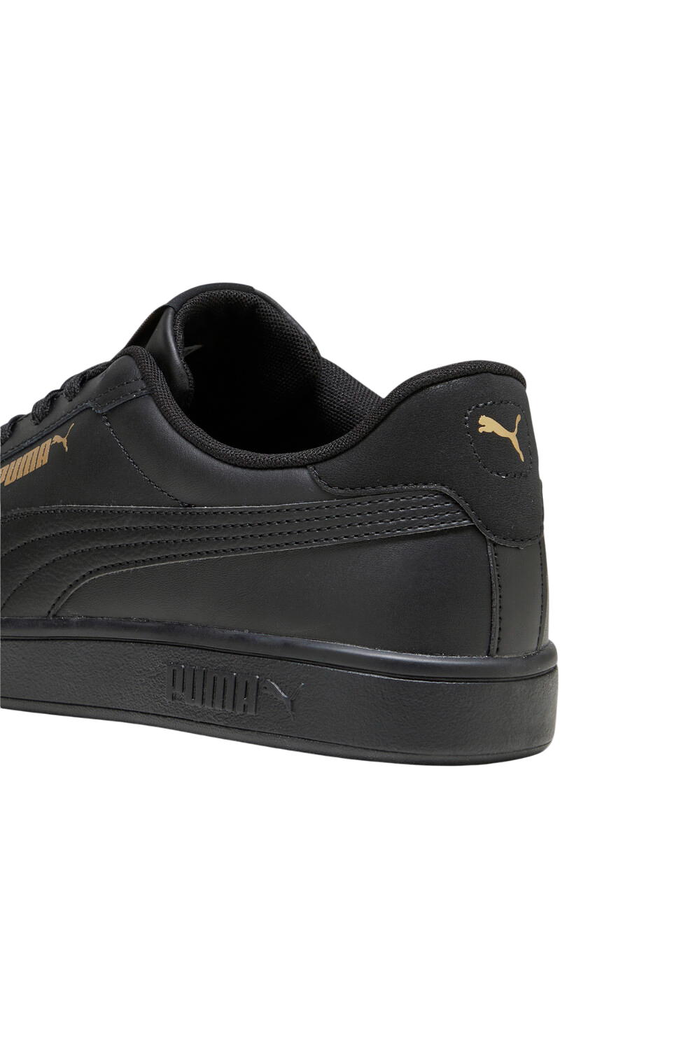 תמונת פנים של נעלי סניקרס סמאש 3.0