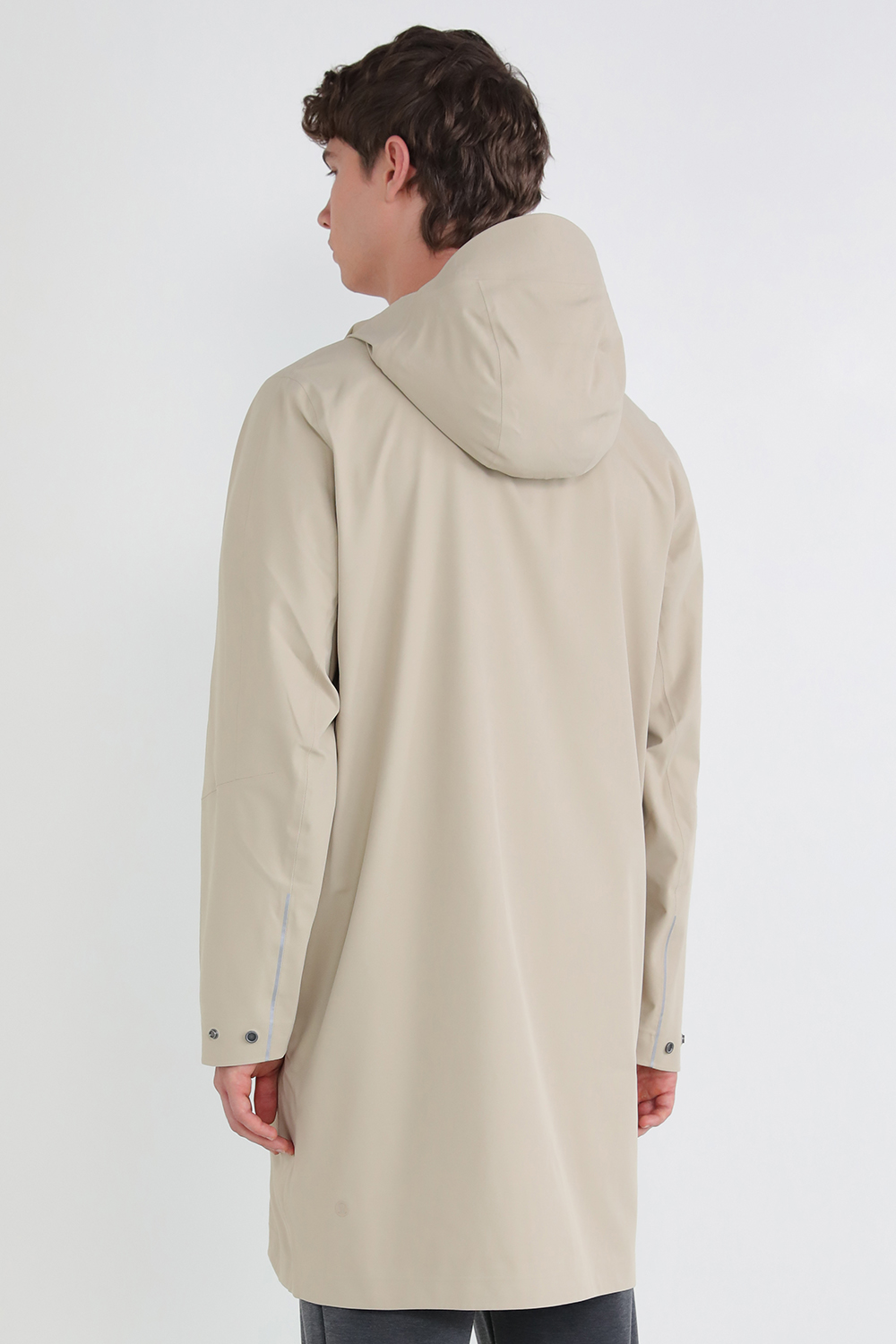 תמונת דוגמן אחורית של Storm Field StretchSeal Long Jacket