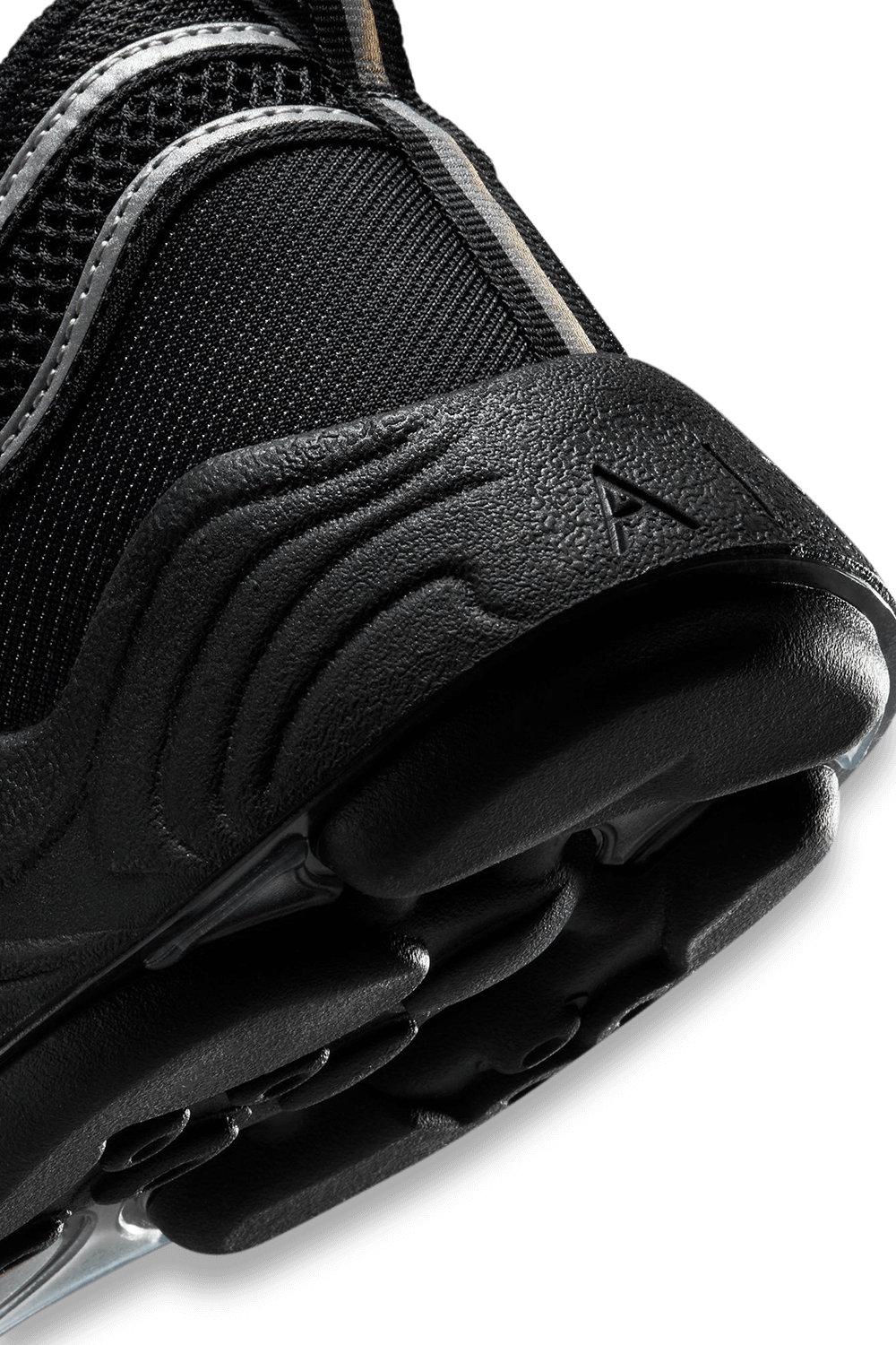 תמונת תקריב של נעלי סניקרס אייר זום ספירידון SP