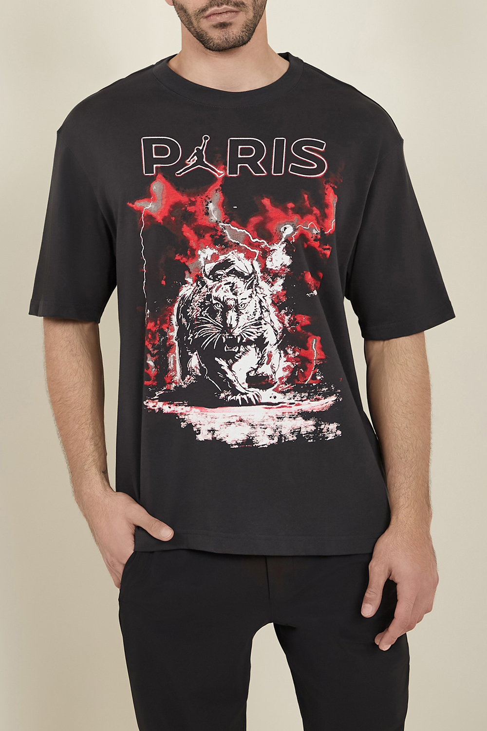 תמונת דוגמן קידמית של חולצת טי ג'ורדן Xפריז סן ז'רמן