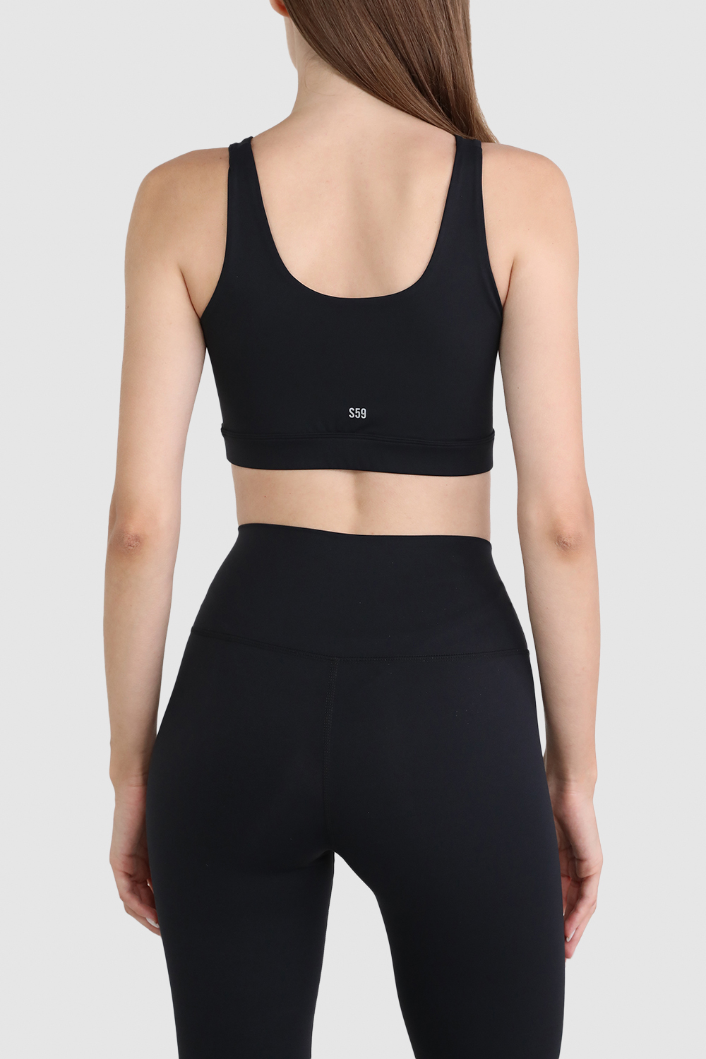 תמונת דוגמן אחורית של טופ אימון ספרינט ריגור