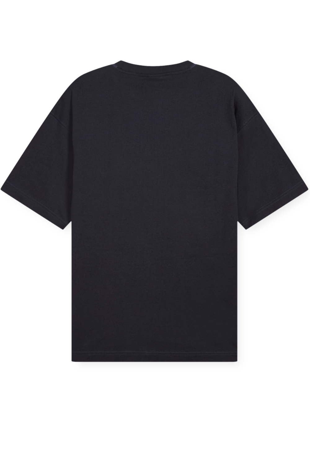 תמונה אחורית של חולצת טי אוברסייז