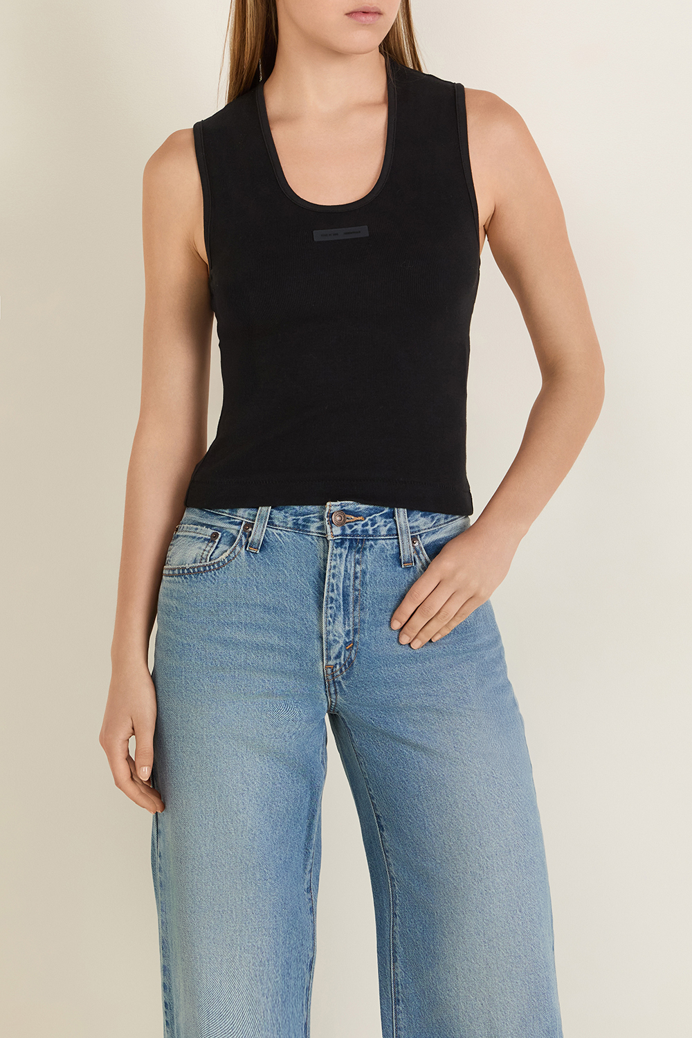 תמונת דוגמן קידמית של גופיית ריב