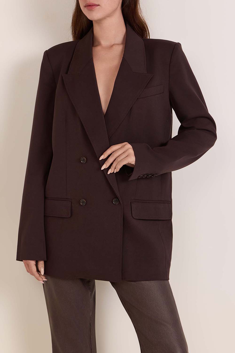 תמונת דוגמן קידמית של ז'קט מחוייט אוברסייז