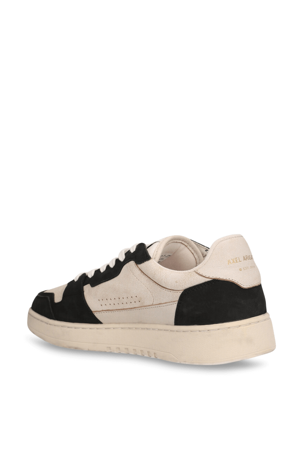 תמונה אחורית של נעלי סניקרס