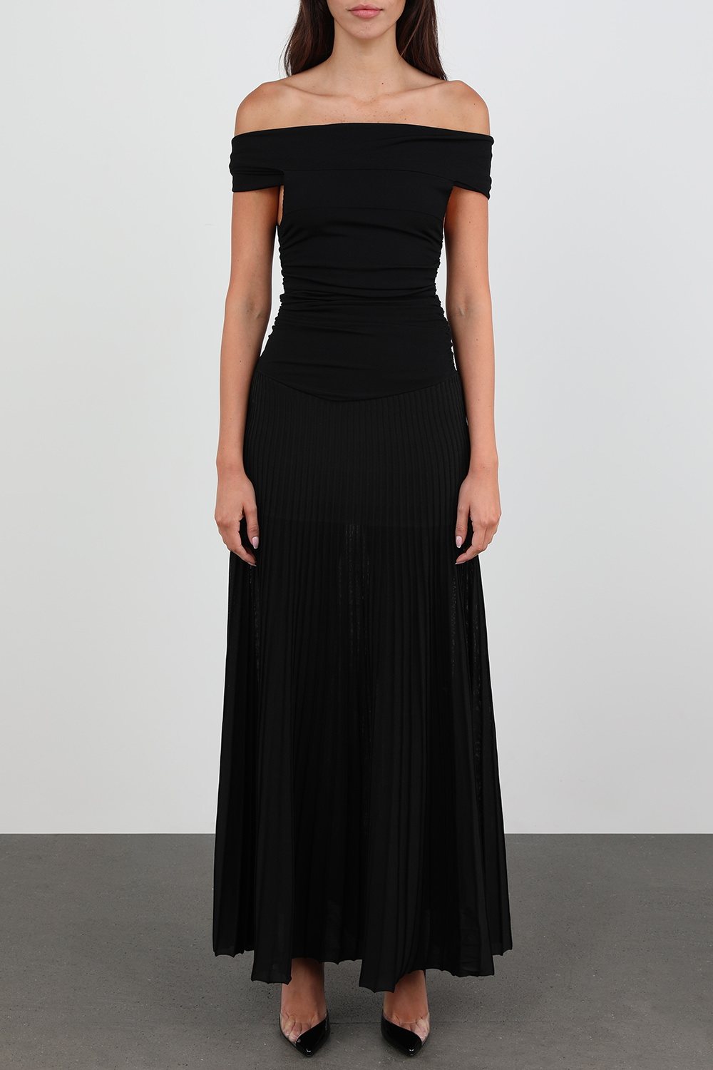 תמונת דוגמן אחורית של שמלת מקסי מרקה שחורה סטרפלס