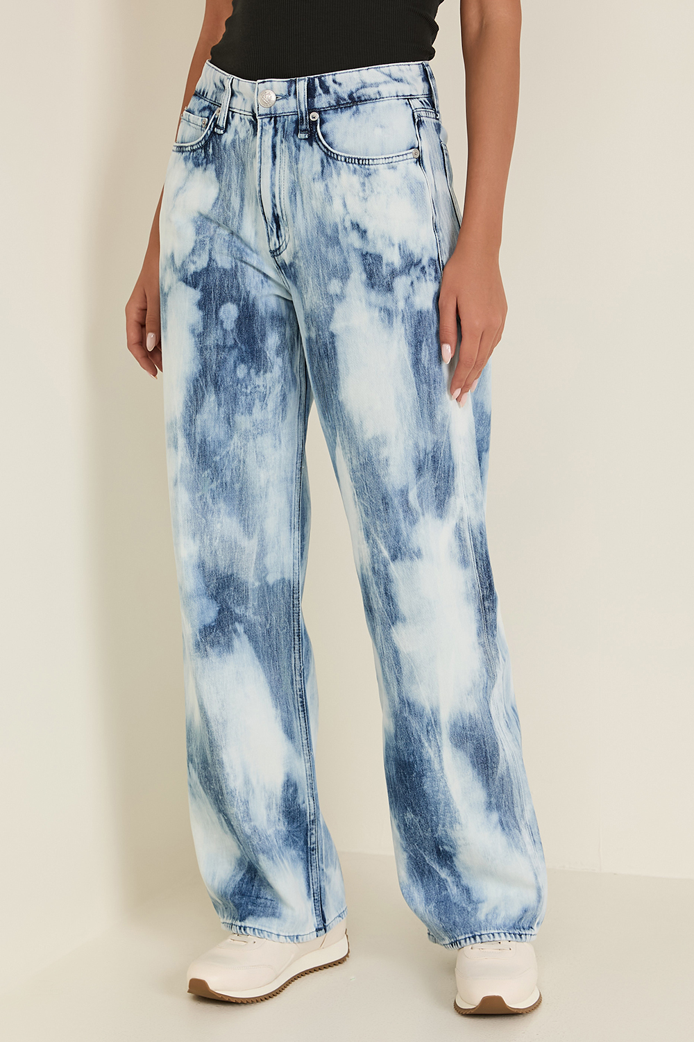 תמונת דוגמן קידמית של מכנסי ג'ינס לוגן בגזרה רחבה