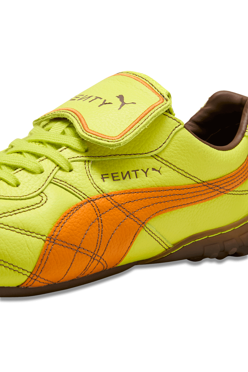 תמונת תקריב של פומה X פנטי נעלי סניקרס אוונטי