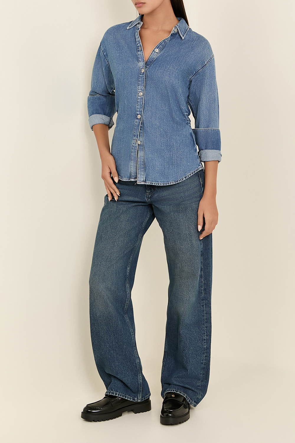 תמונת דוגמן קידמית של נעלי מוקסינים