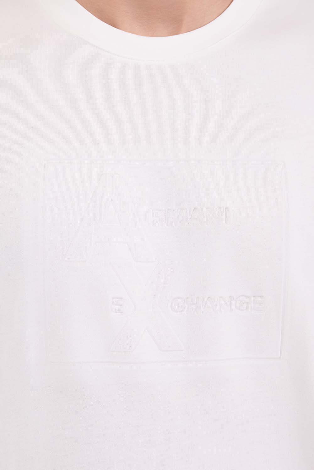 תמונת תקריב דוגמן של חולצת טי