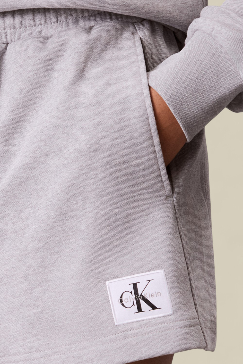 תמונת תקריב דוגמן של מכנסיים קצרים