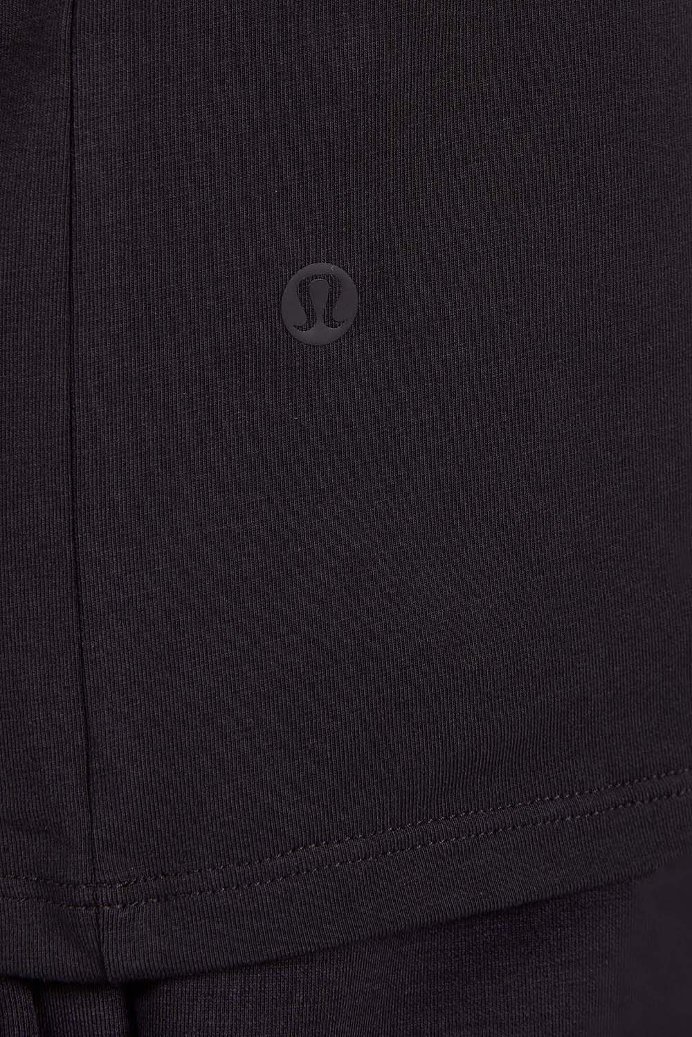 תמונת תקריב דוגמן של Organic Cotton Classic Fit Long Sleeve Shirt