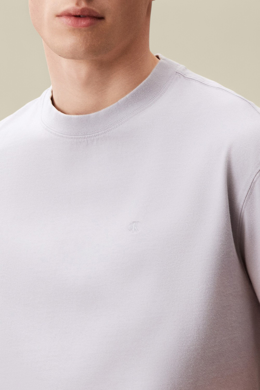 תמונת תקריב דוגמן של חולצת טי