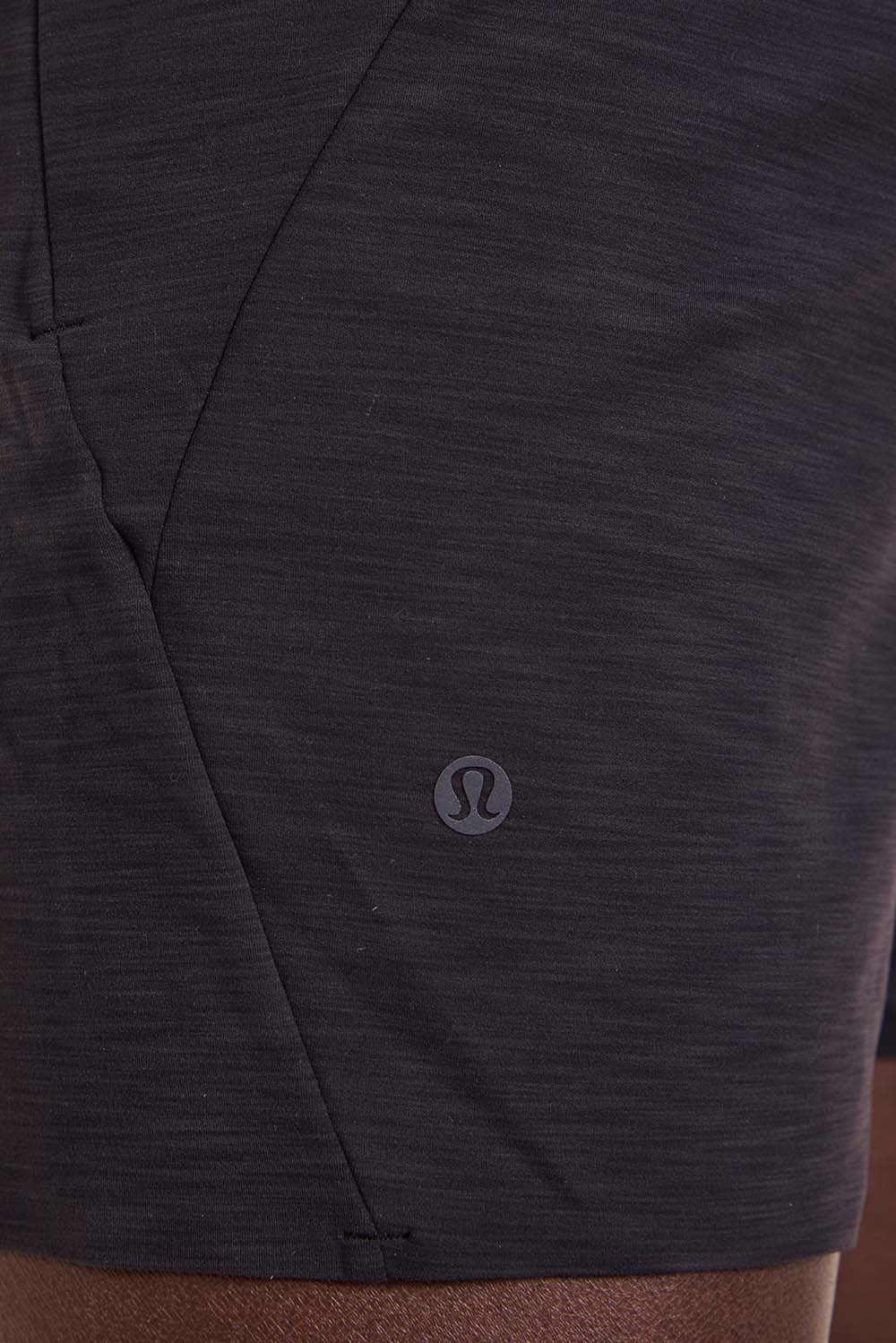 תמונת תקריב דוגמן של Balancer Short 6''