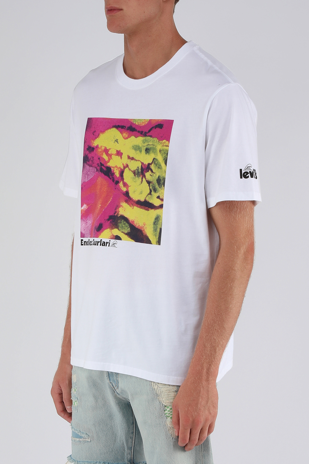 תמונת דוגמן קידמית של חולצת טי רילקס עם הדפס גרפי