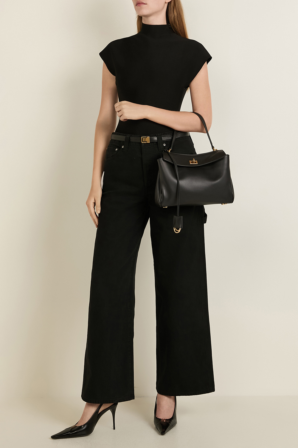 תמונת דוגמן קידמית של נעלי עקב סלינג בק