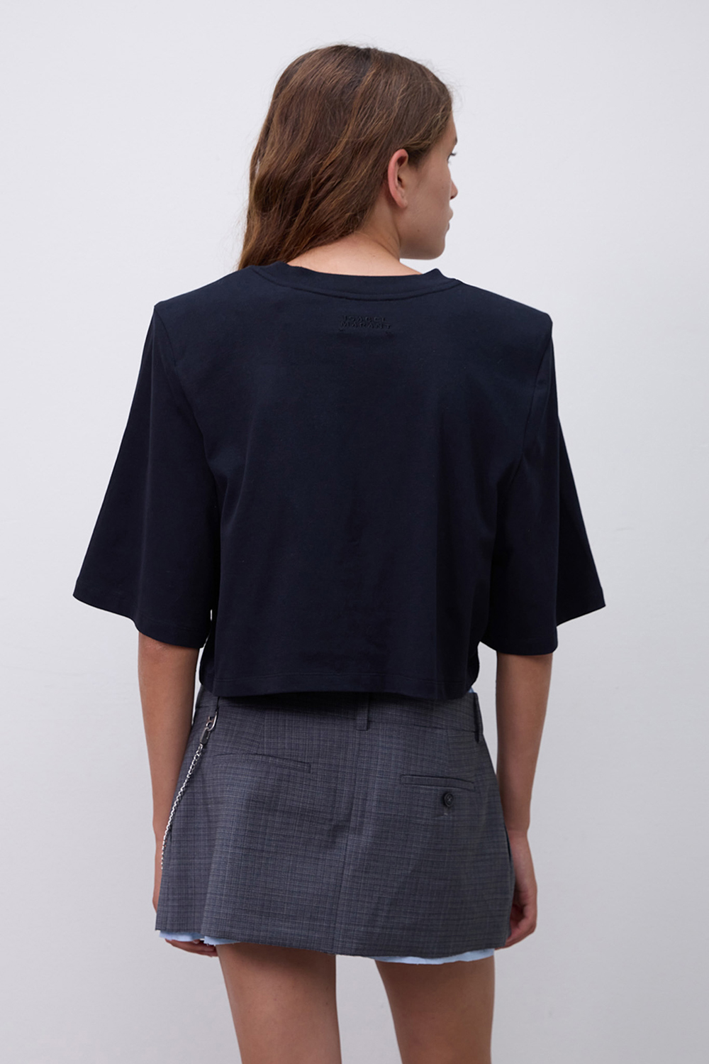 תמונת דוגמן אחורית של חולצת טי