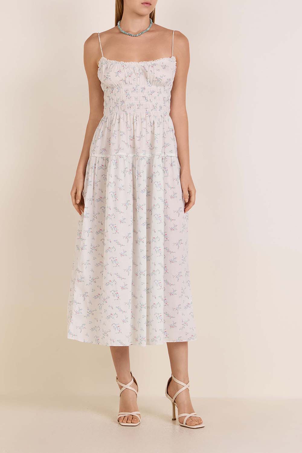 תמונת דוגמן קידמית של שרשרת אבנים טורקיז