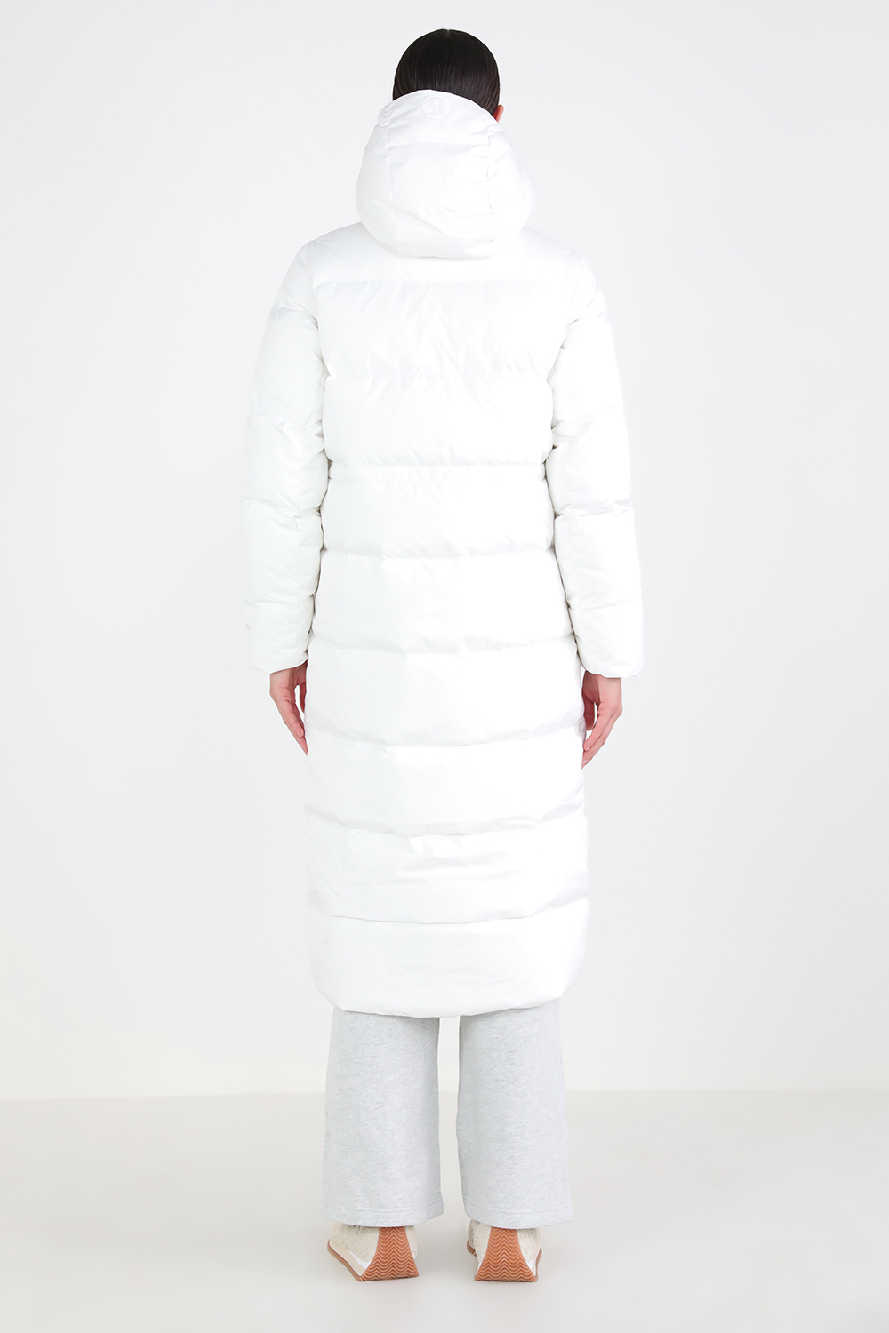 תמונת דוגמן אחורית של Wunder Puff Long Jacket