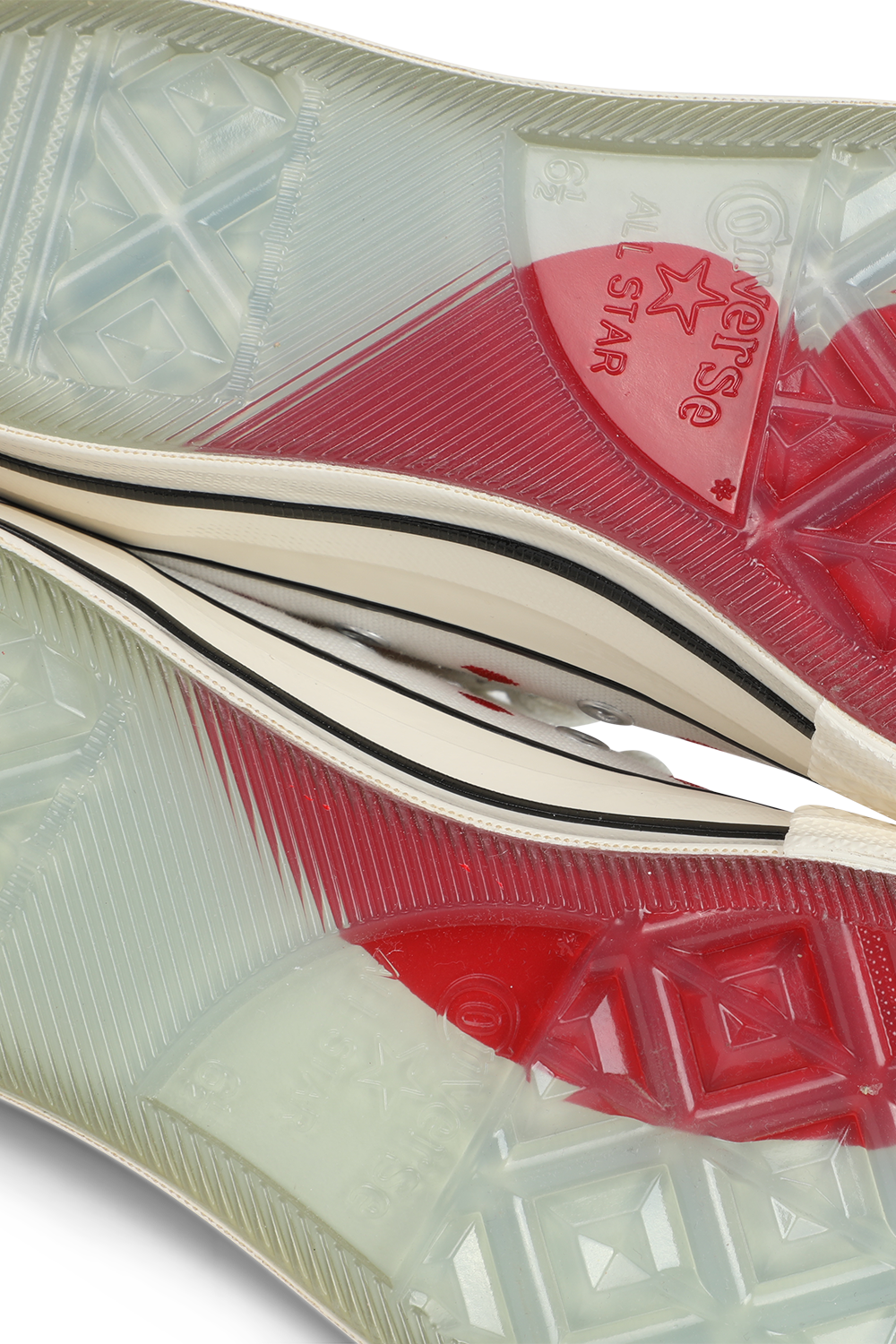 תמונת פנים של סניקרס צ'אק 70 ולנטיין דיי לבנות