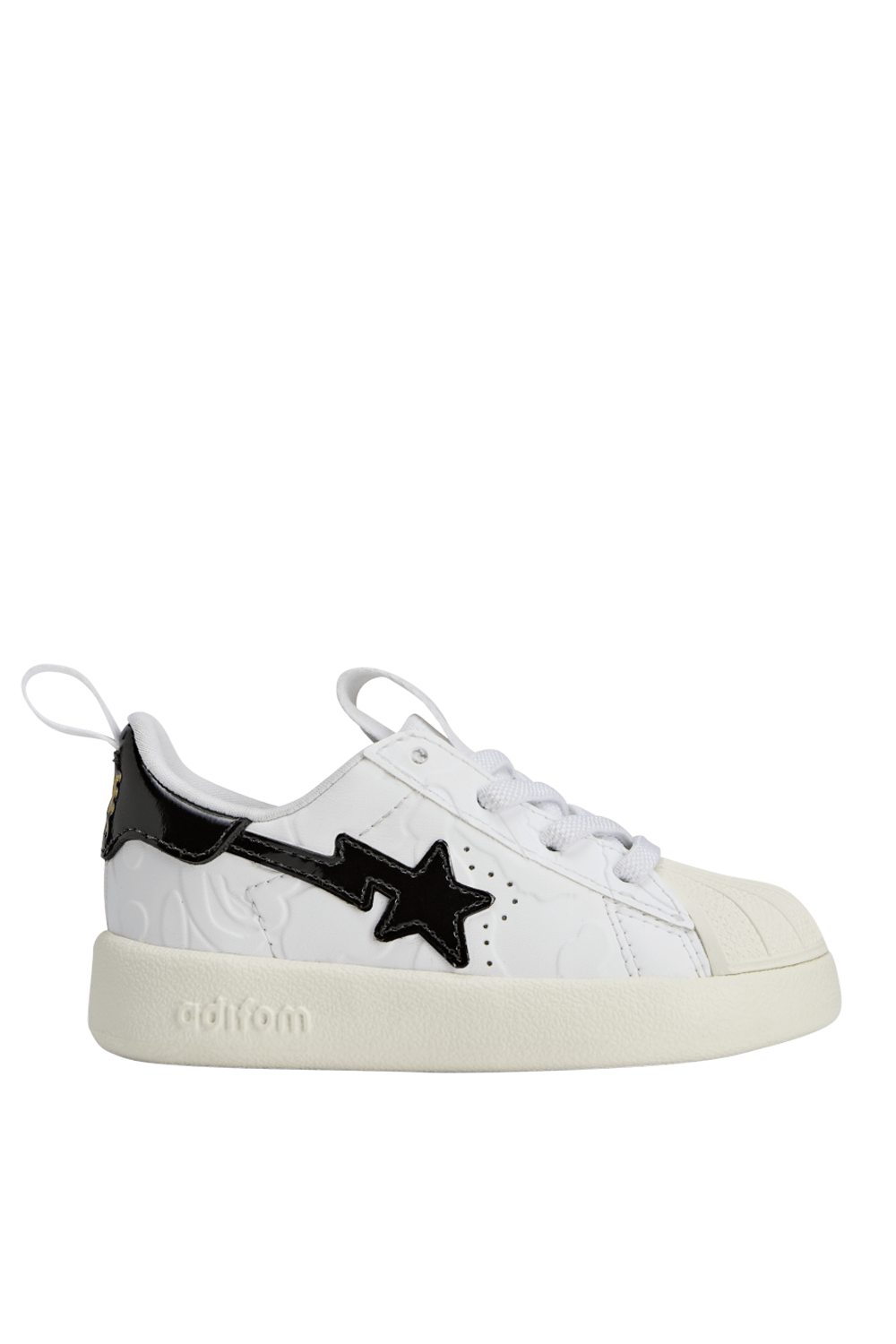 תמונה קידמית של אדידס X ביאפ נעלי סניקרס סופרסטאר