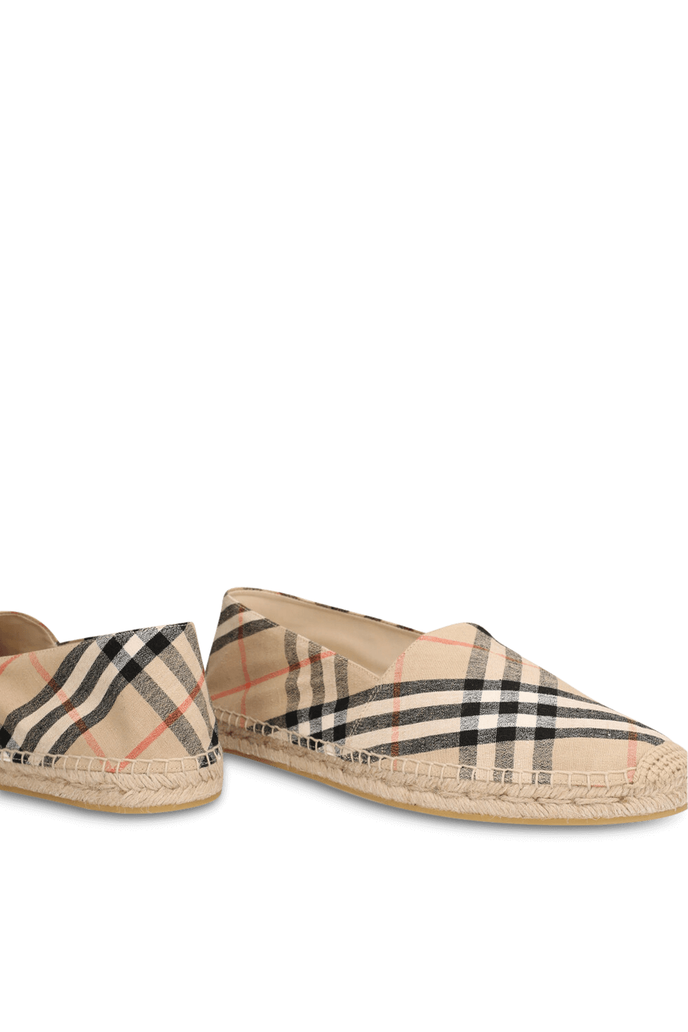 תמונת תקריב של נעלי אספדריל