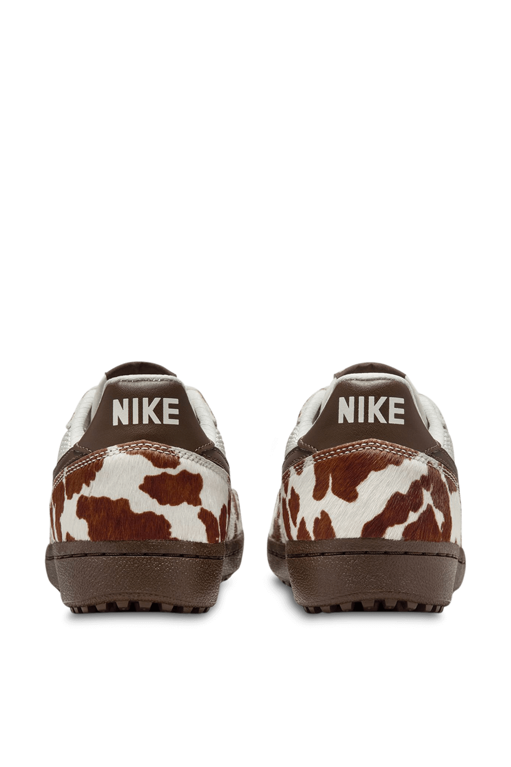 תמונת תקריב של נעלי סניקרס פילד ג'נרל