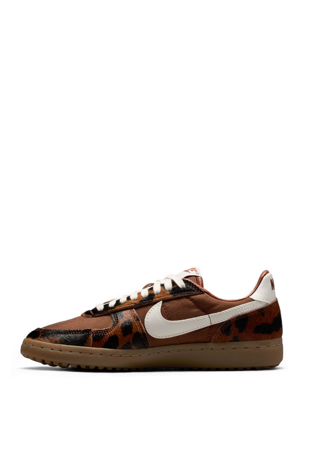 תמונה אחורית של נעלי סניקרס