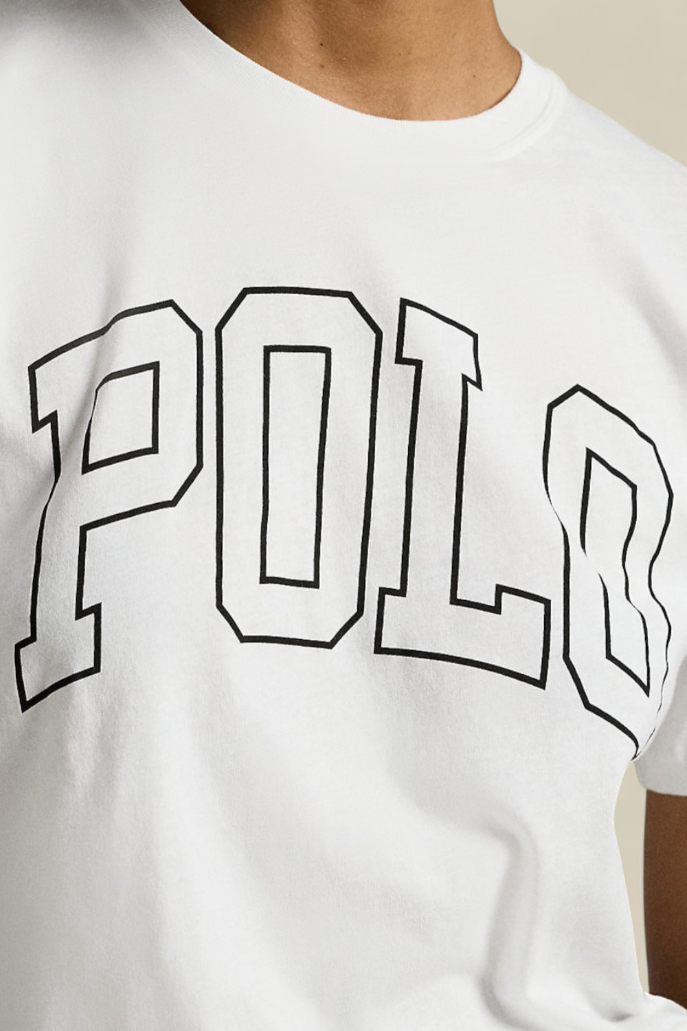 תמונת תקריב דוגמן של חולצת טי