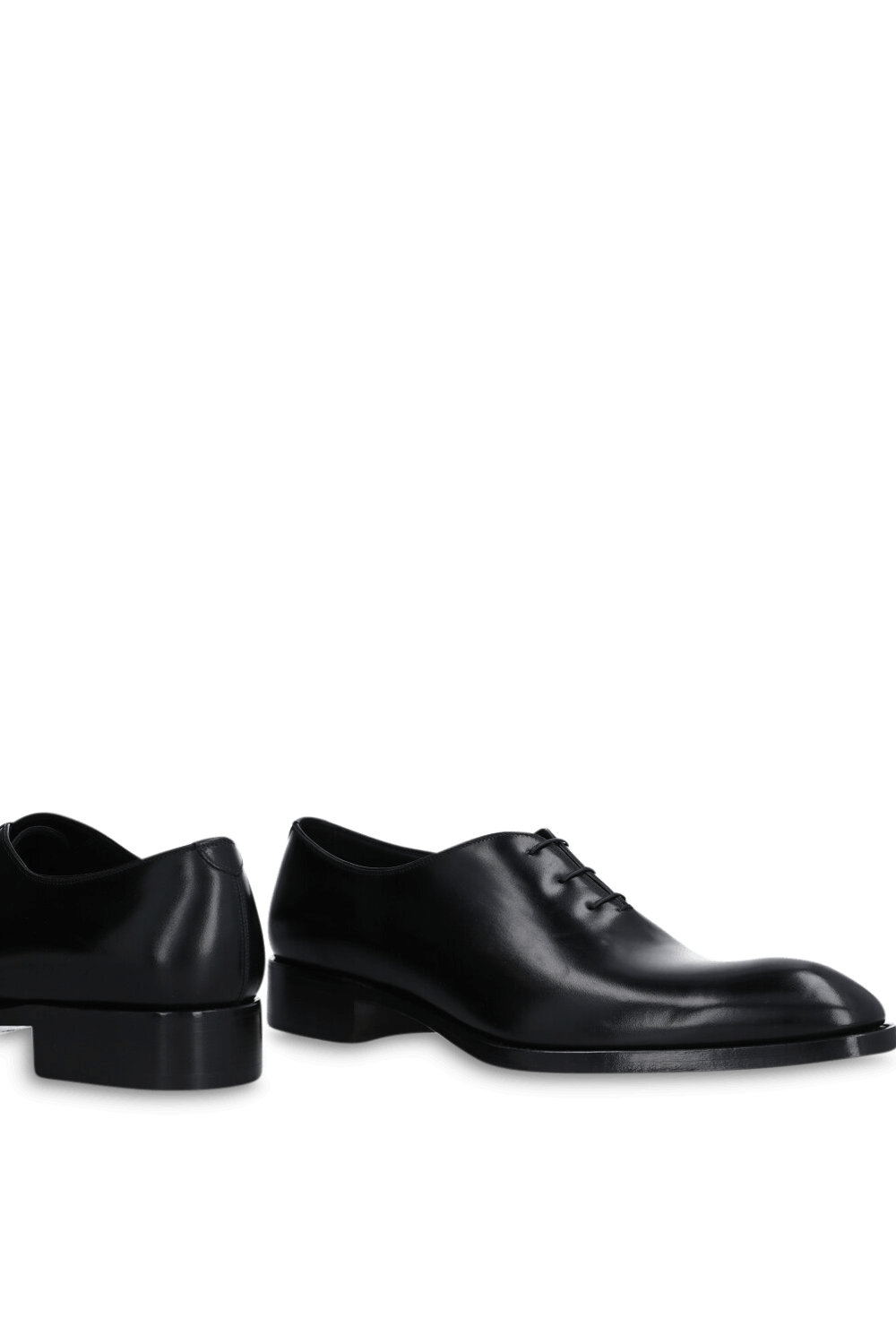 תמונת תקריב של נעלי אוקספורד אלגנטיות