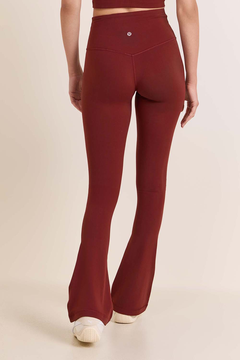 תמונת דוגמן אחורית של Align™ Mini-Flare Pant *Regular