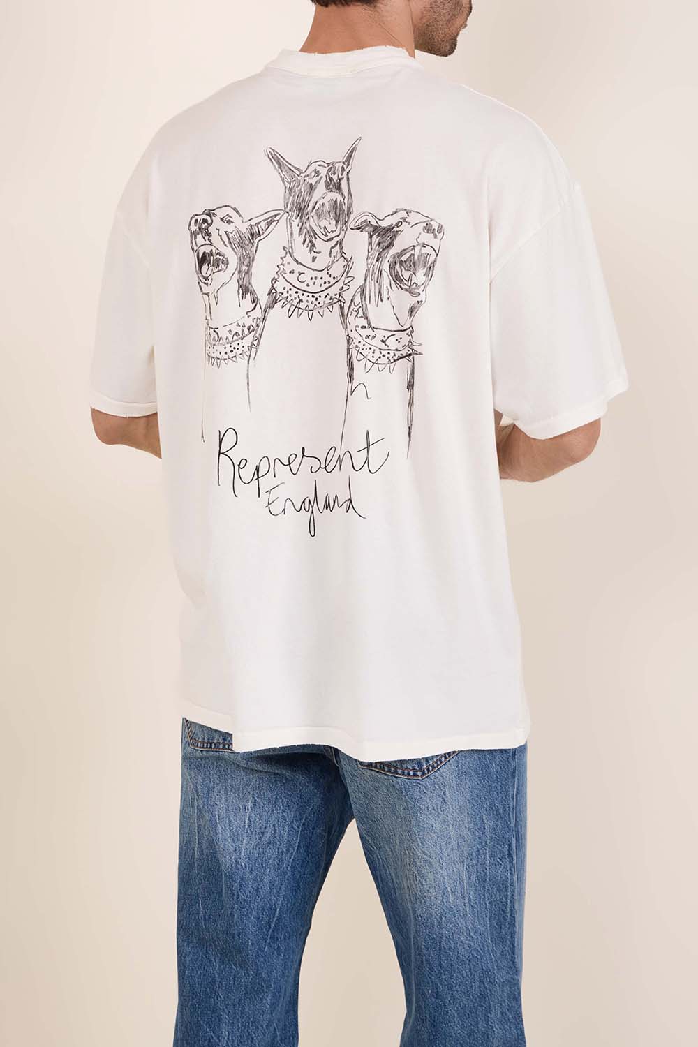 חולצת טי מצוירת