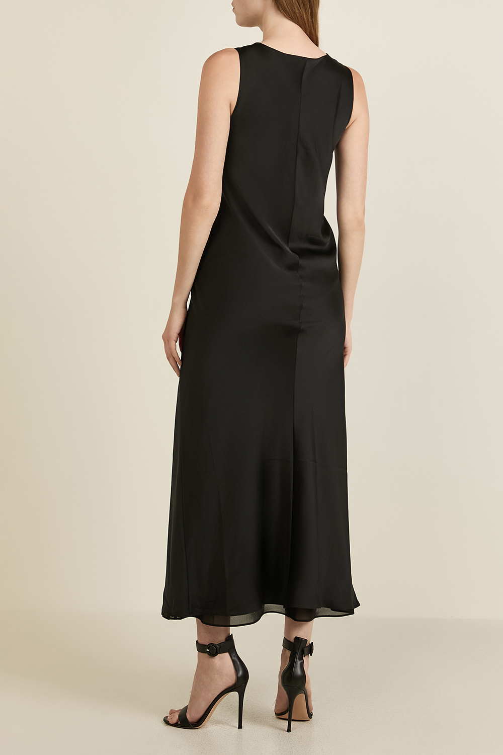 תמונת דוגמן אחורית של שמלת מקסי