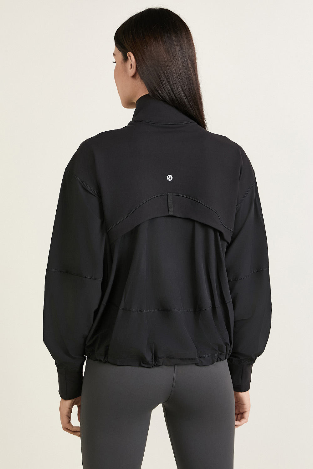 תמונת דוגמן אחורית של Define Relaxed-Fit Jacket *Luon