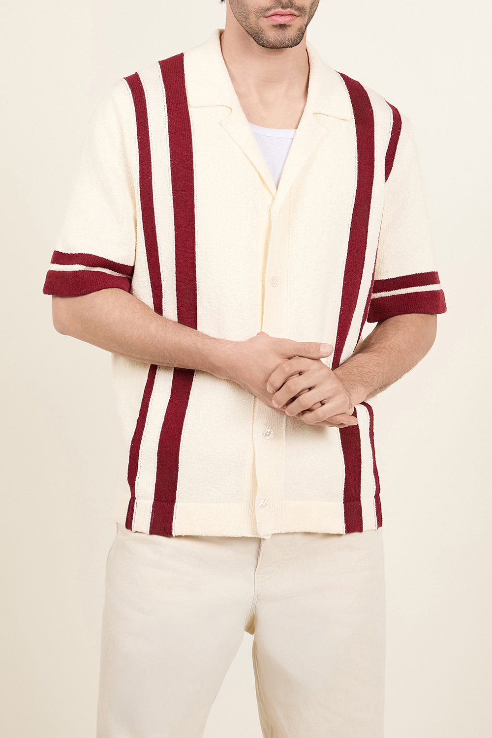 תמונת דוגמן קידמית של חולצת פולו סרוגה