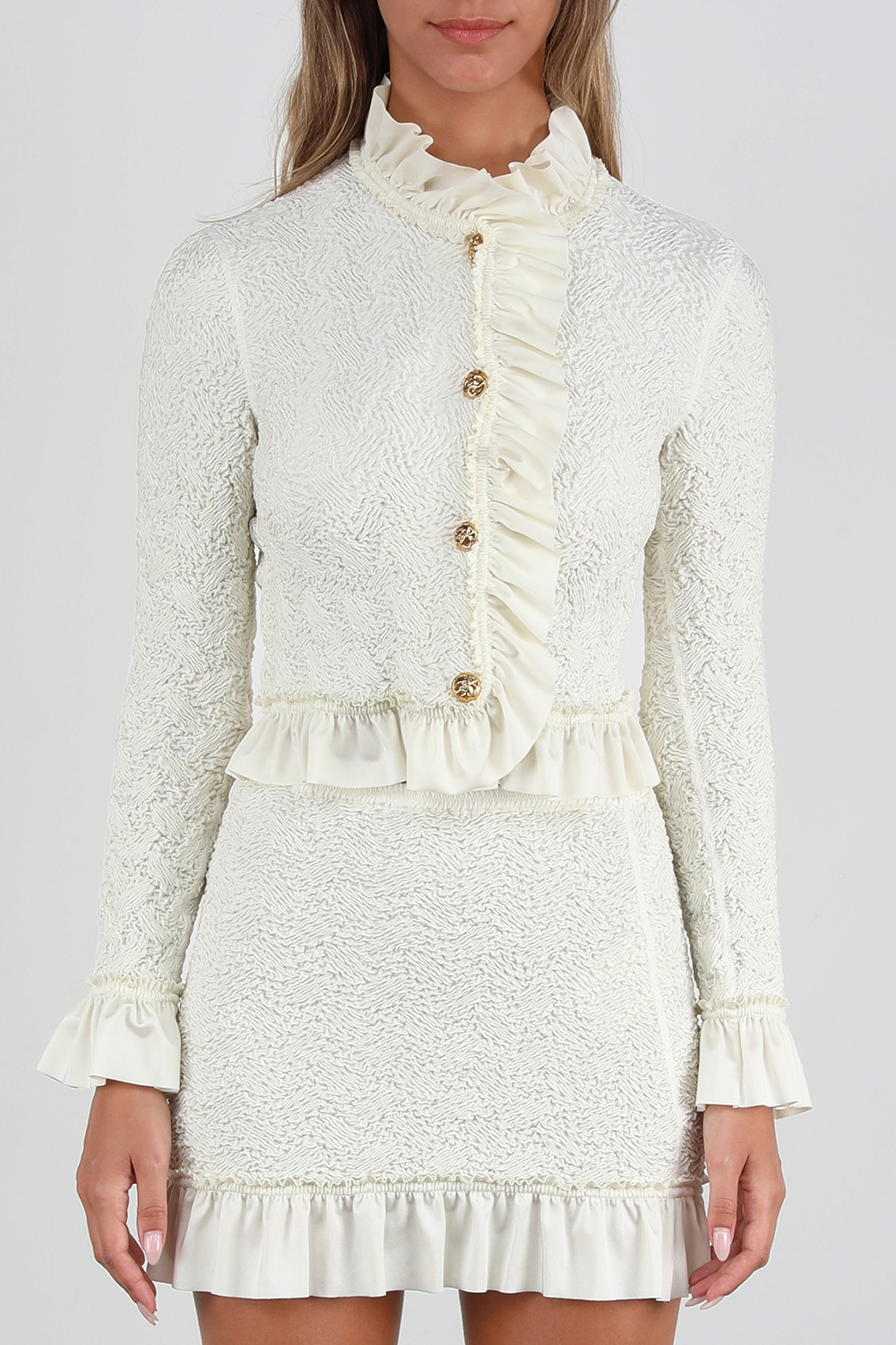 תמונת דוגמן קידמית של ז'קט אופנה עם סלסולים וכפתורי זהב