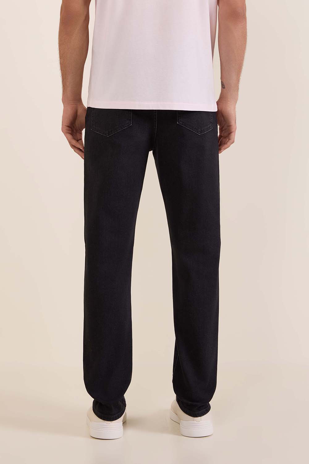 תמונת דוגמן אחורית של מכנסי ג'ינס סלים פיט