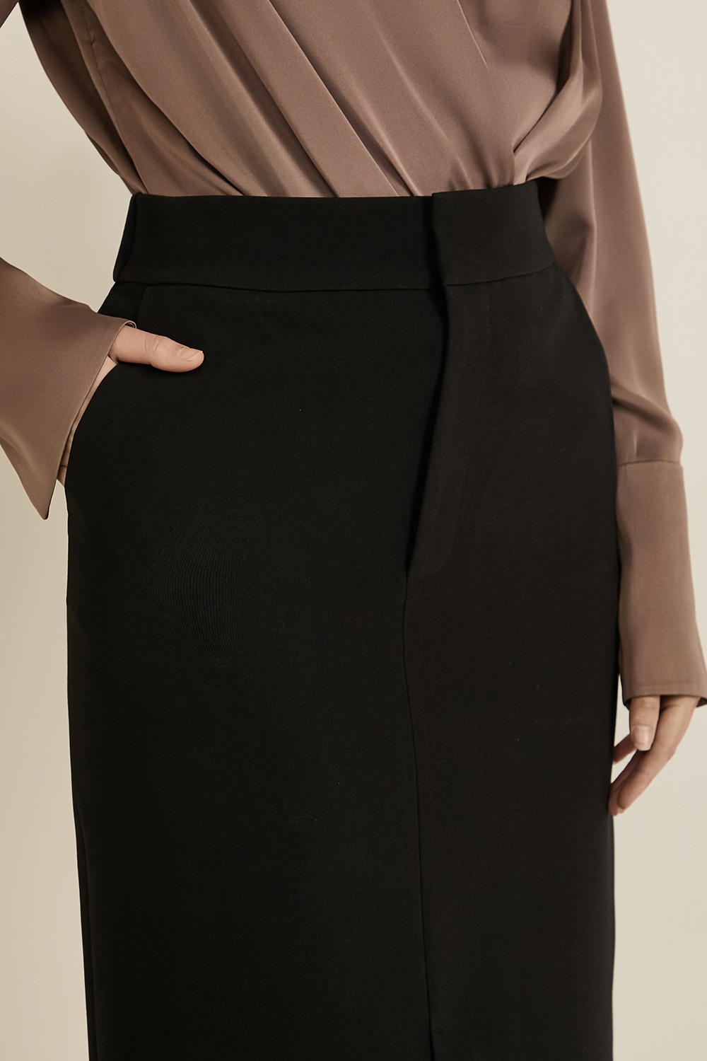 תמונת תקריב דוגמן של חצאית עיפרון