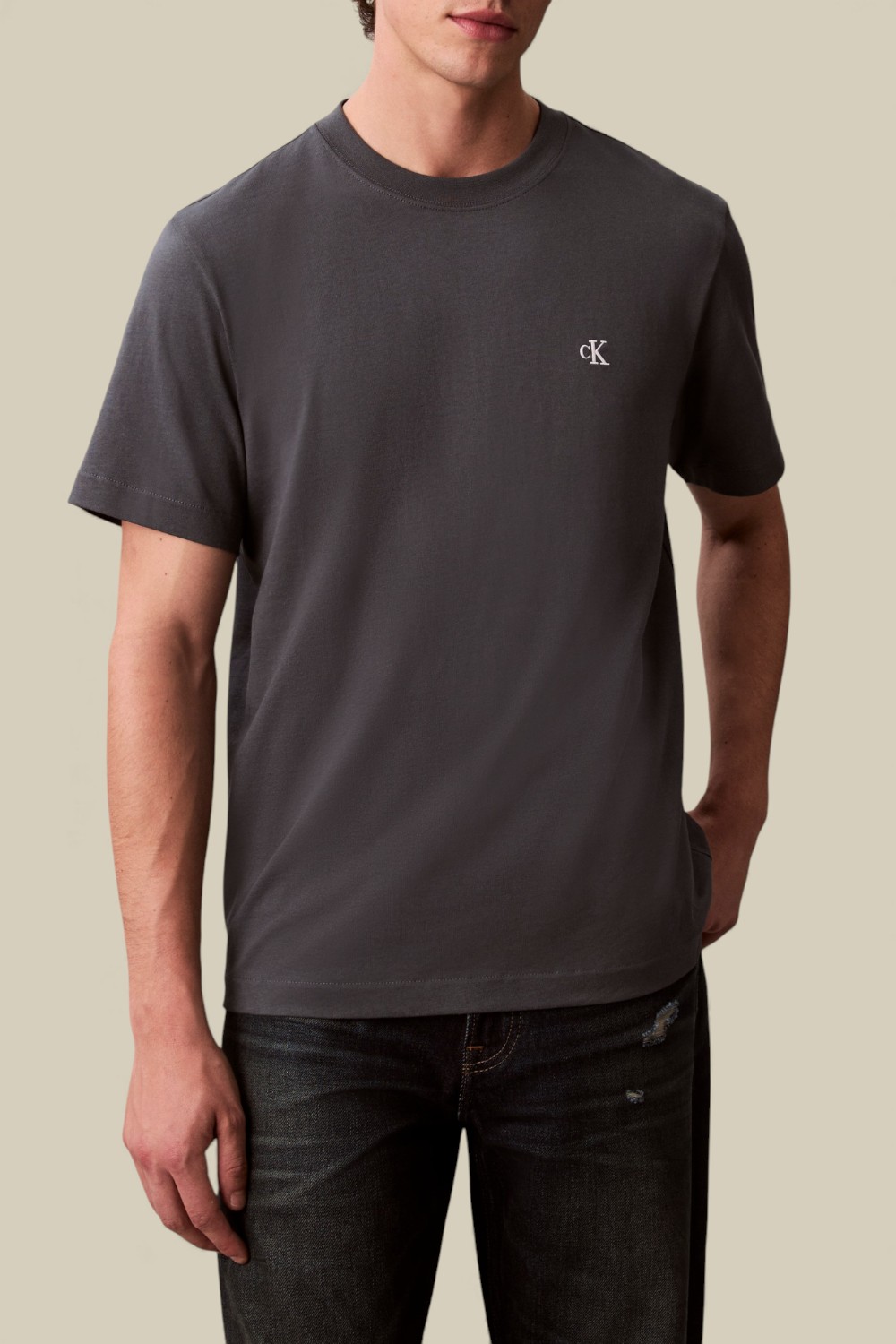 תמונת דוגמן קידמית של חולצת טי