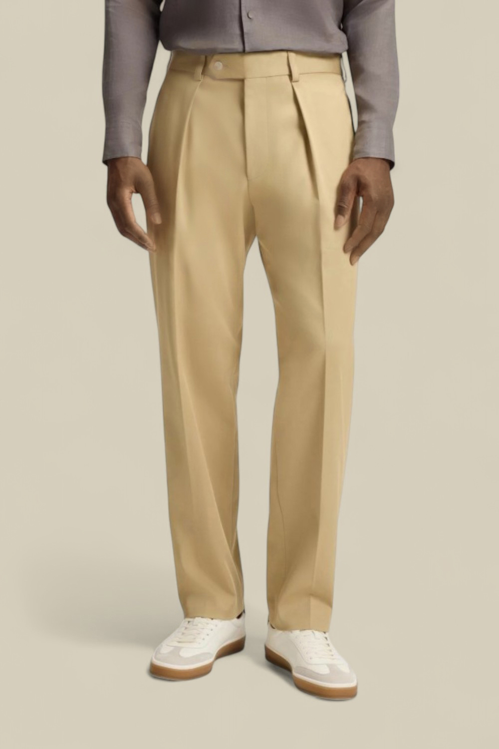 תמונת דוגמן קידמית של מכנסיים מחוייטים