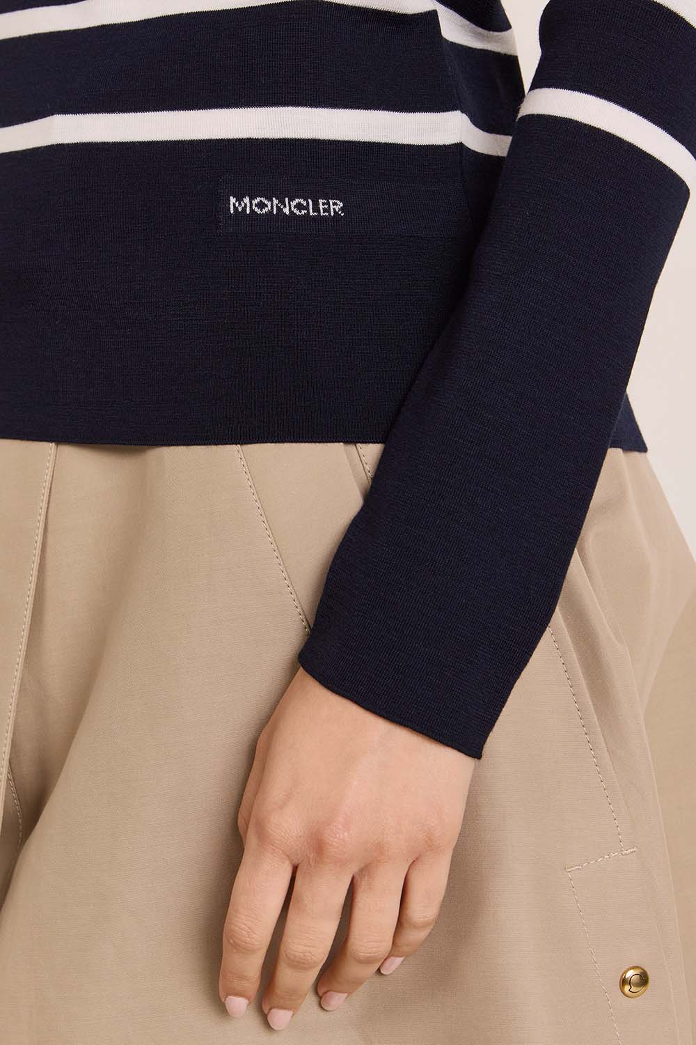 תמונת תקריב דוגמן של סוודר צמר