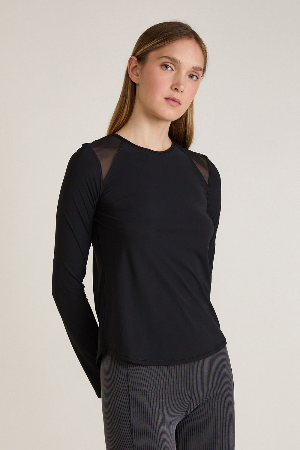 תמונת דוגמן קידמית של Sculpt Long-Sleeve